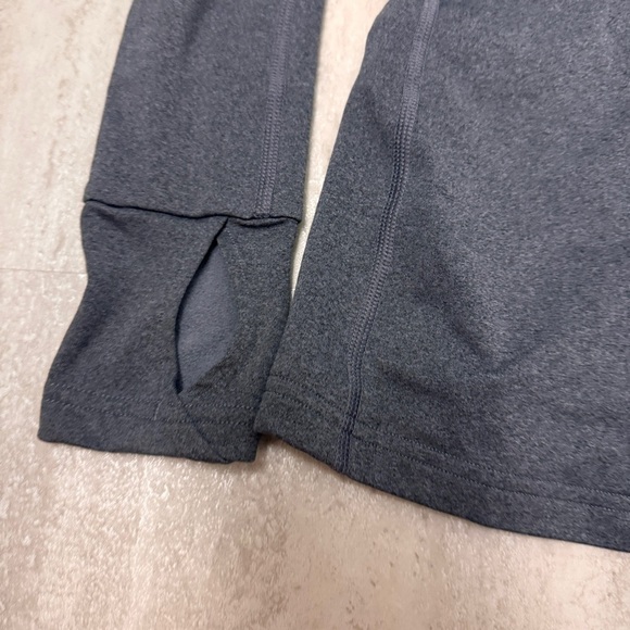 Under Armour 1/4 zip pullover top - Picture 3 of 7